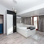 & Fotinov 4*