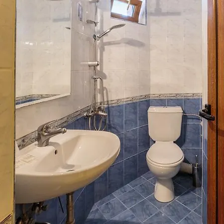 & Fotinov Guest house