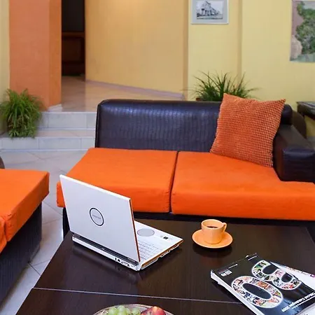 & Fotinov Guest house