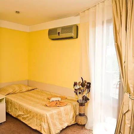 & Fotinov Guest house