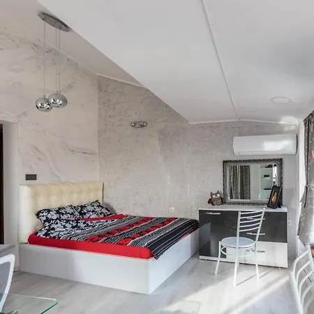 & Fotinov Guest house 2*