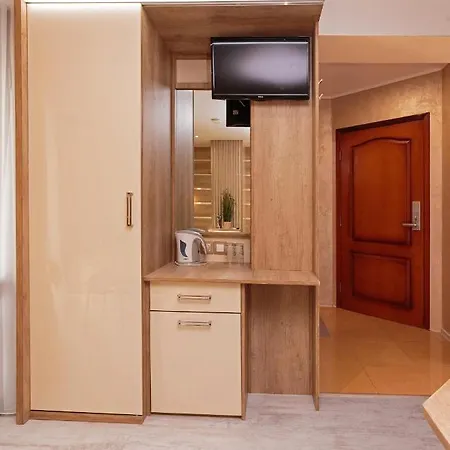 & Fotinov Guest house