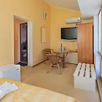 بيت ضيافة & Fotinov 4*