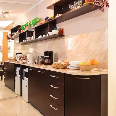 & Fotinov Vendégház